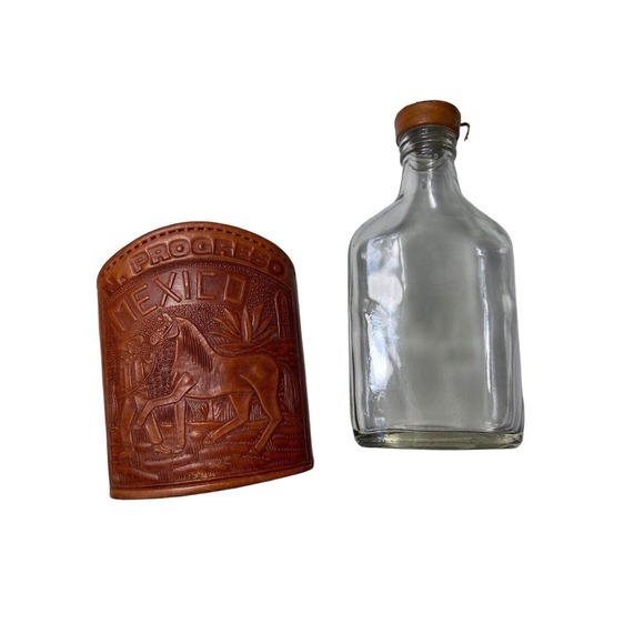 Mexico N. Progreso Hand Tooled Leather Flask Bottle And Two Shot Glasses - Picture 4 of 12